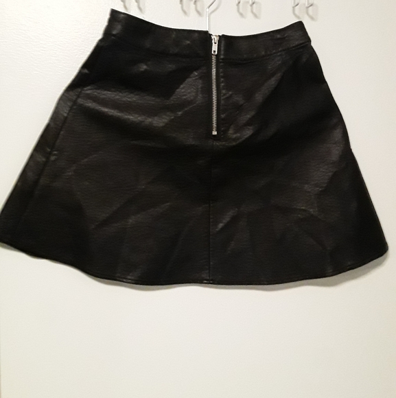 H&M Divided Women's Faux Leather Skirt - Picture 4 of 8